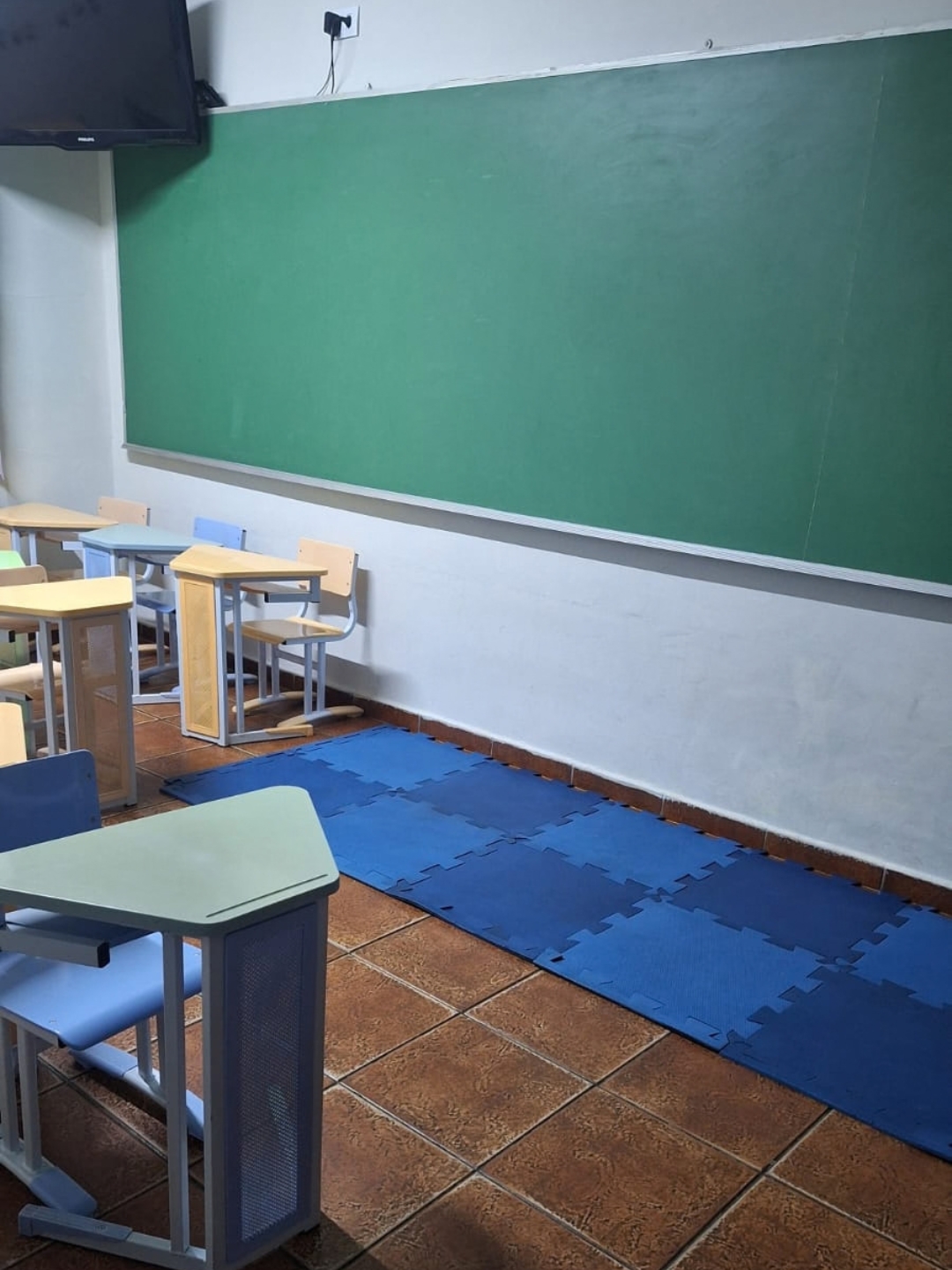 Sala de aula com lousa